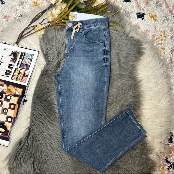 NWOT Democracy Medium Wash Ab Technology Shaping Women’s Skinny Jeans Sz 6 - Picture 11 of 11